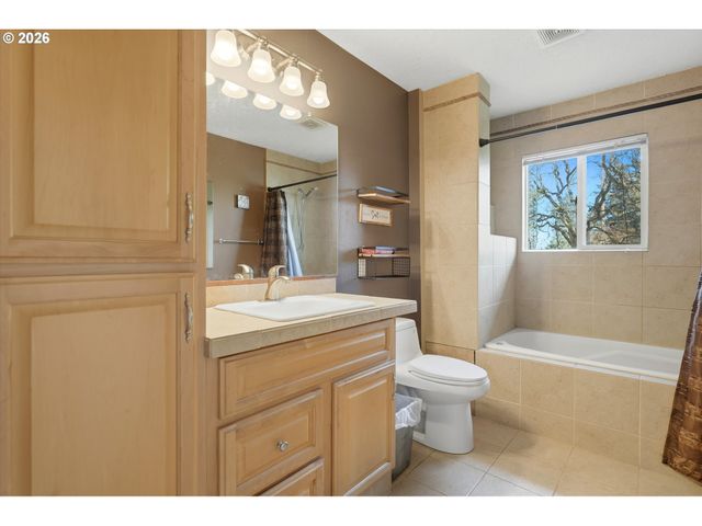 959 LEE St, Lake Oswego, OR 97034