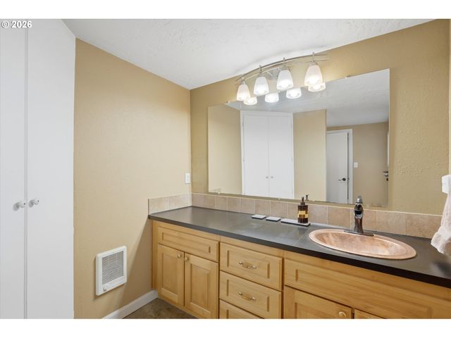 959 LEE St, Lake Oswego, OR 97034