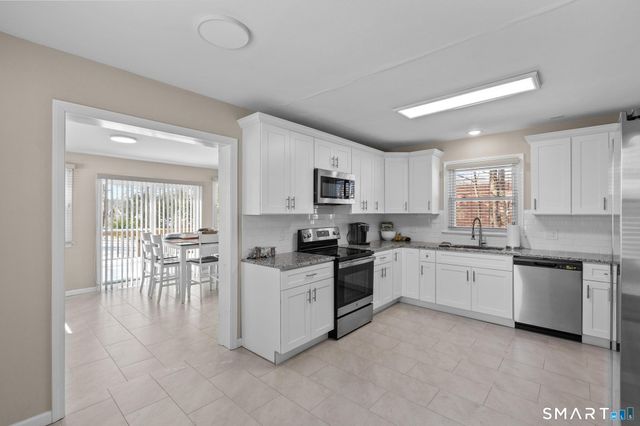 159 Ridgewood Road, West Hartford, CT 06107