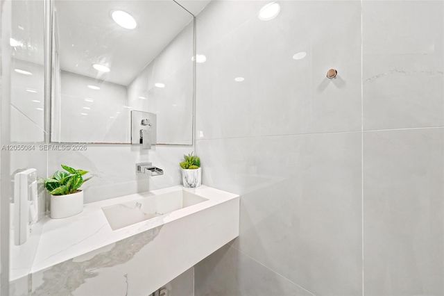 5255 W 26th Court 803, Hialeah, FL 33016