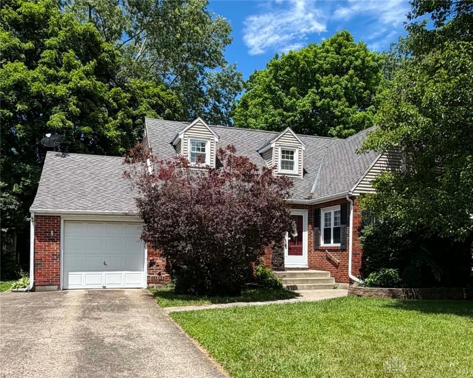 300 S Broadmoor Boulevard, Springfield, OH 45504