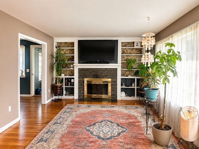 936 Stoney Hill Rd, Wilbraham, MA 01095