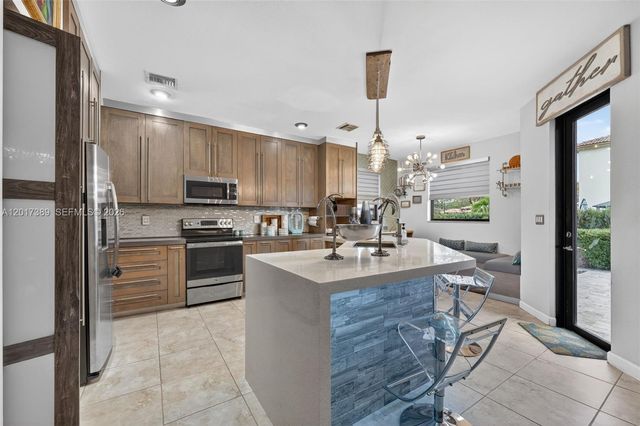 11863 SW 233rd Ter, Homestead, FL 33032