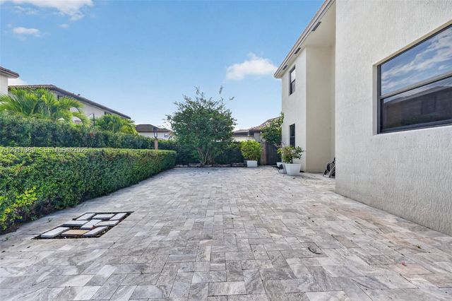 11863 SW 233rd Ter, Homestead, FL 33032