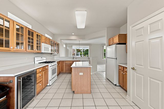 12352 Cold Springs Drive, Huntley, IL 60142