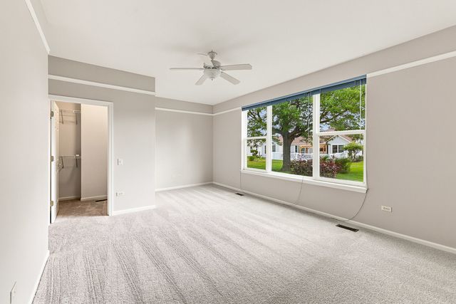 12352 Cold Springs Drive, Huntley, IL 60142