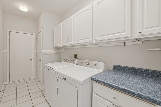 12352 Cold Springs Drive, Huntley, IL 60142