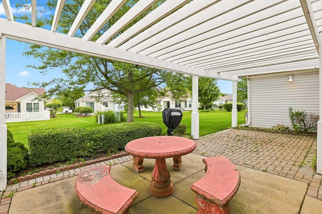 12352 Cold Springs Drive, Huntley, IL 60142