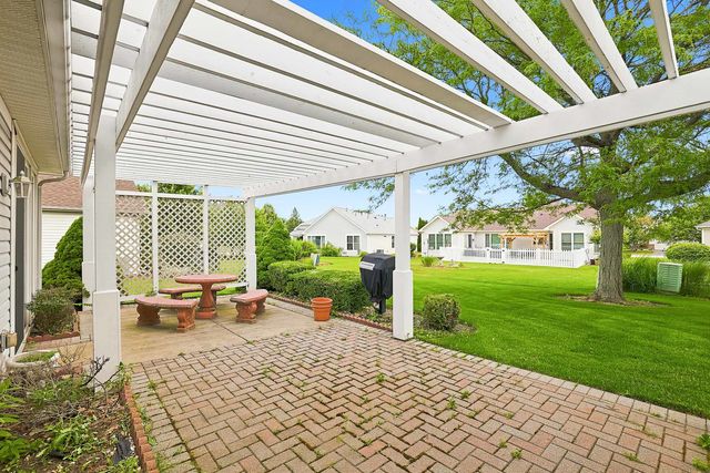 12352 Cold Springs Drive, Huntley, IL 60142