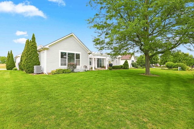 12352 Cold Springs Drive, Huntley, IL 60142