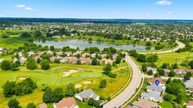 12352 Cold Springs Drive, Huntley, IL 60142