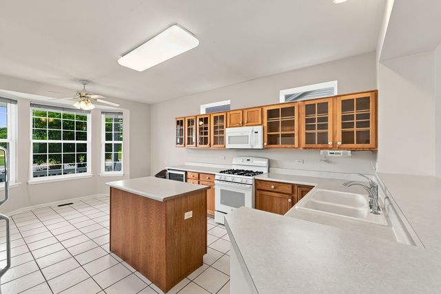 12352 Cold Springs Drive, Huntley, IL 60142