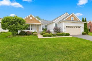 12352 Cold Springs Drive, Huntley, IL 60142