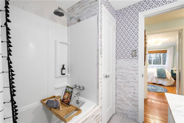 112 Locust Lane, Upper St Clair, PA 15241