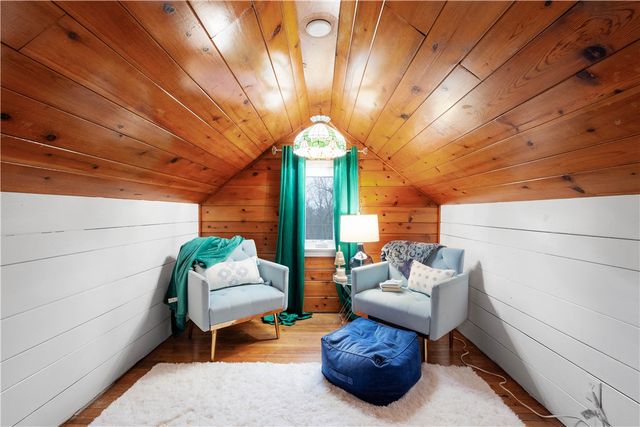 112 Locust Lane, Upper St Clair, PA 15241