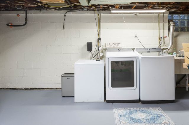 112 Locust Lane, Upper St Clair, PA 15241