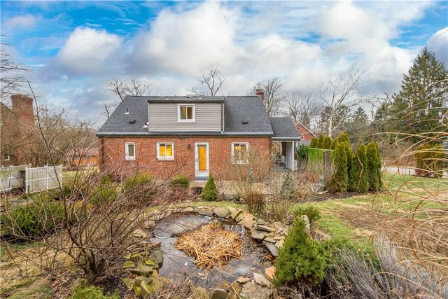 112 Locust Lane, Upper St Clair, PA 15241