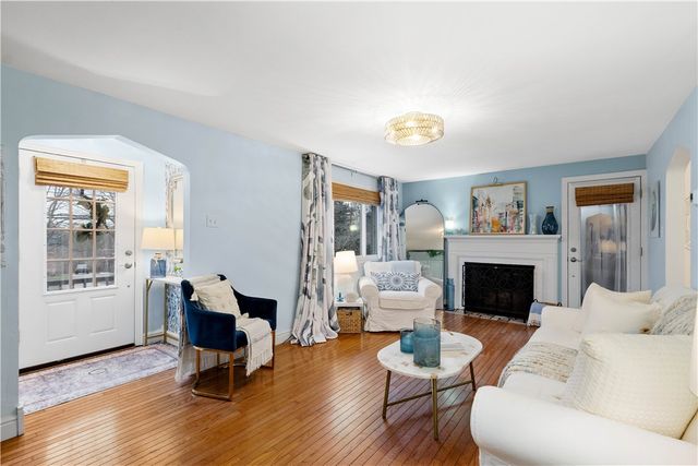 112 Locust Lane, Upper St Clair, PA 15241