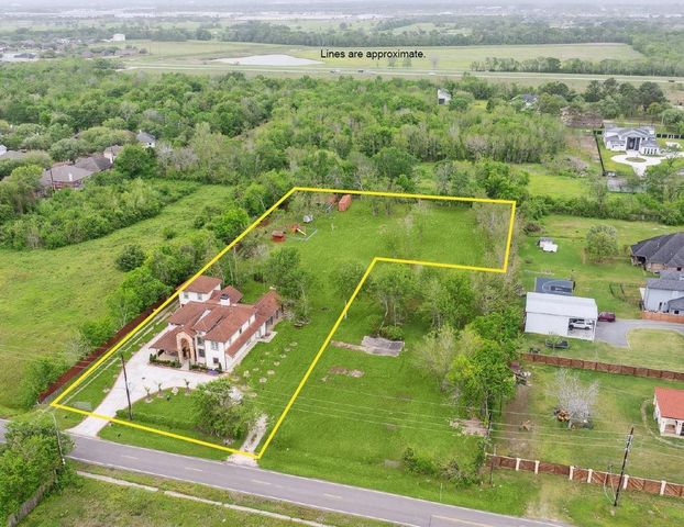 8917 Hawk Road, Pearland, TX 77584