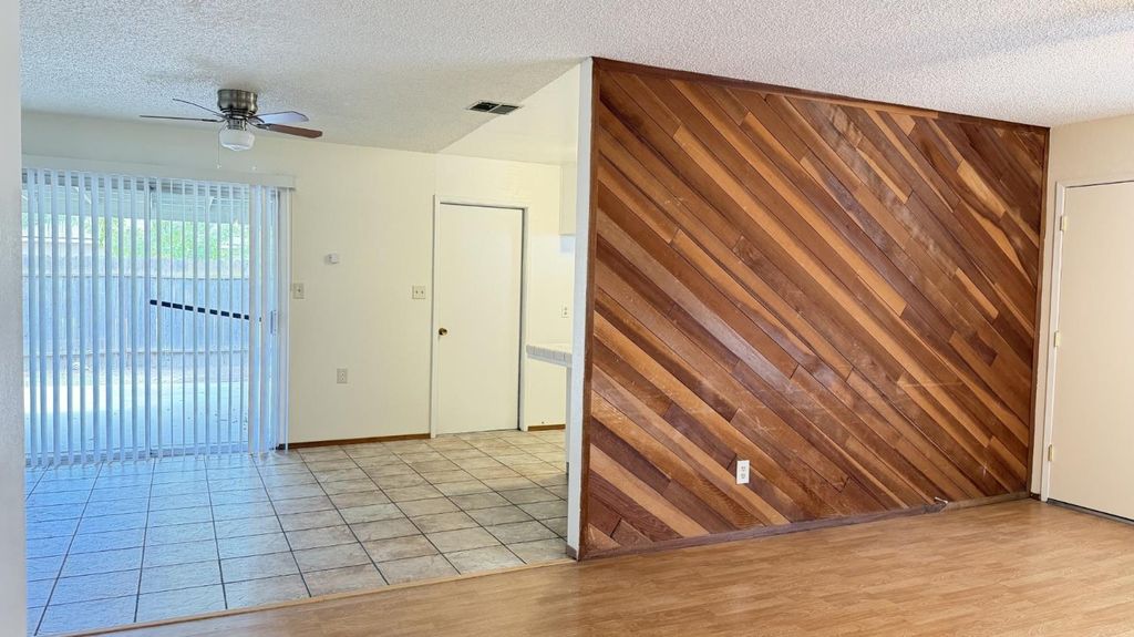 Image 12 of property listing at 2860 A Street, Selma, CA 93662