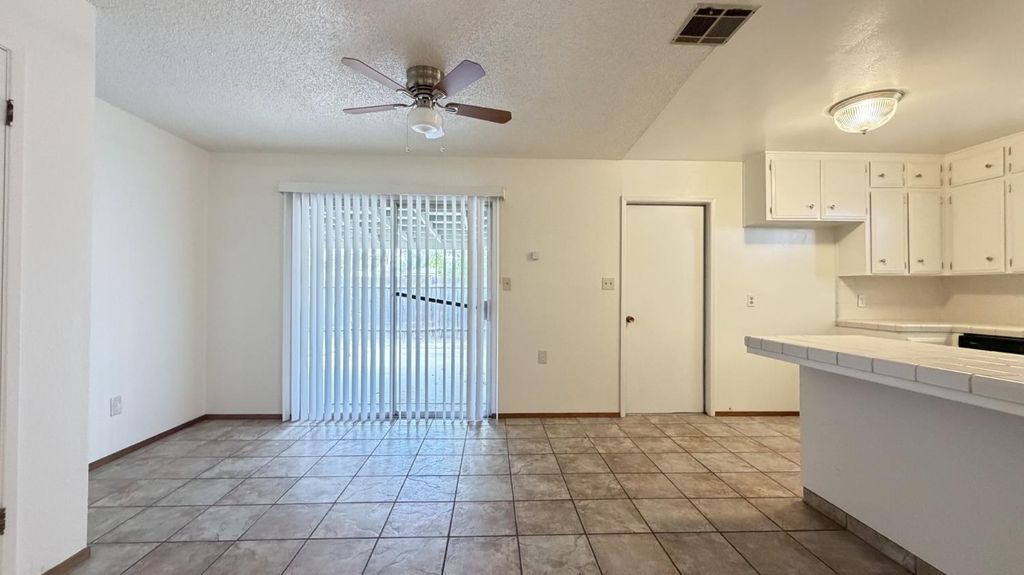 Image 14 of property listing at 2860 A Street, Selma, CA 93662