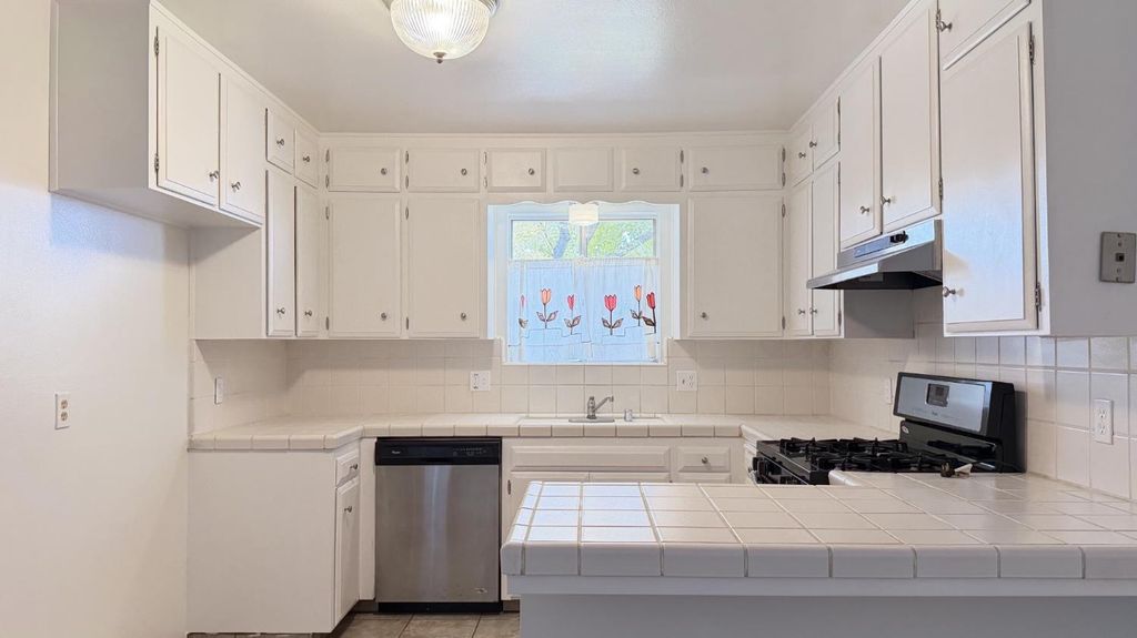 Image 17 of property listing at 2860 A Street, Selma, CA 93662