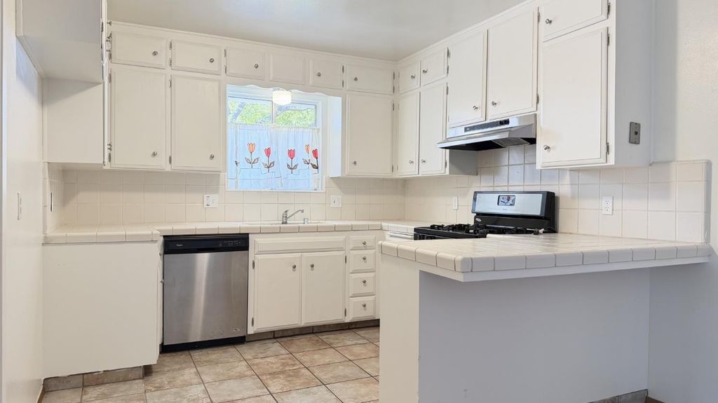 Image 18 of property listing at 2860 A Street, Selma, CA 93662