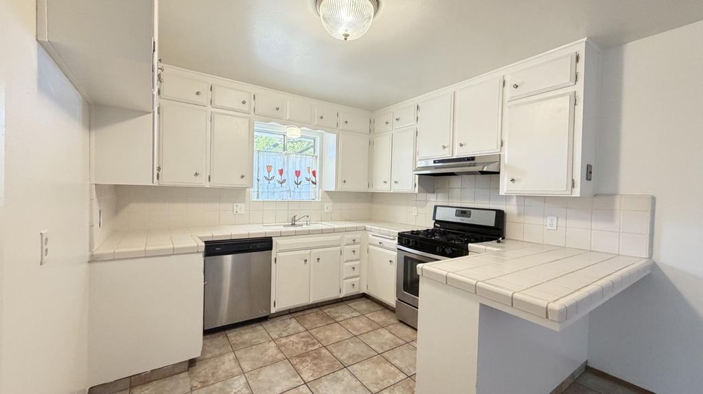 Image 20 of property listing at 2860 A Street, Selma, CA 93662