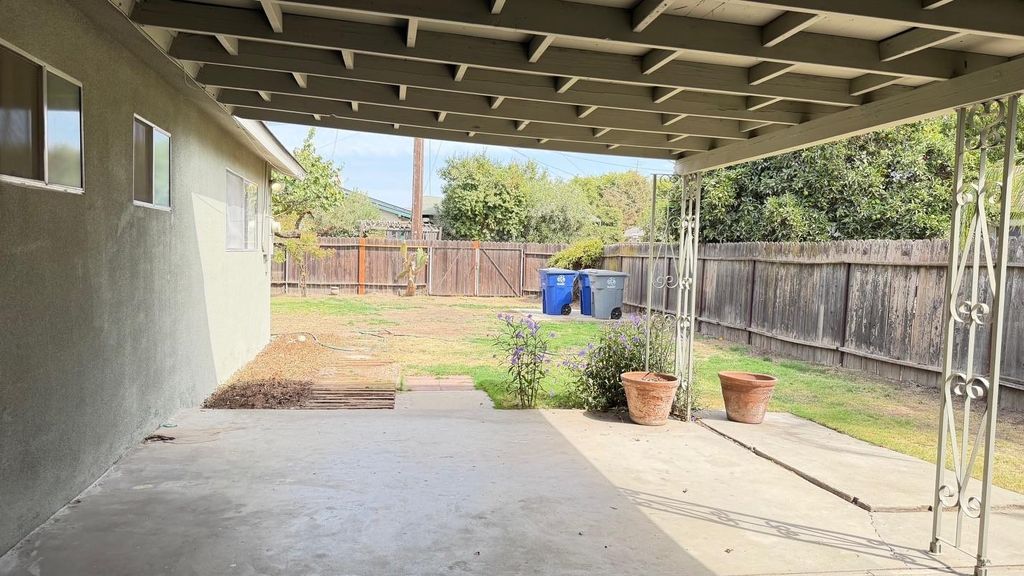 Image 30 of property listing at 2860 A Street, Selma, CA 93662