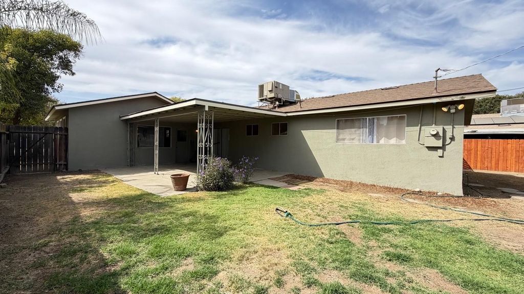 Image 32 of property listing at 2860 A Street, Selma, CA 93662