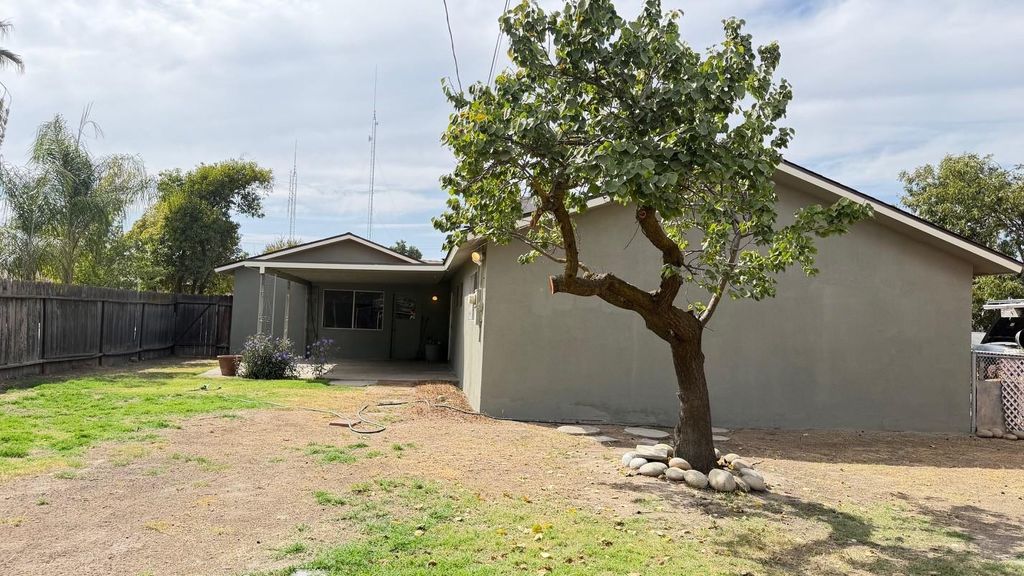 Image 36 of property listing at 2860 A Street, Selma, CA 93662