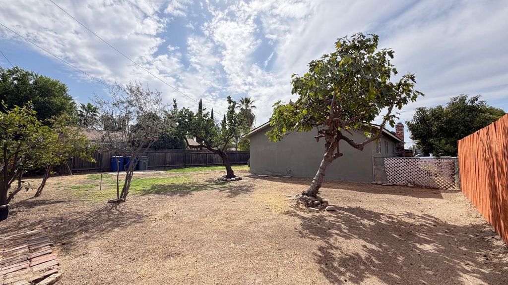 Image 37 of property listing at 2860 A Street, Selma, CA 93662