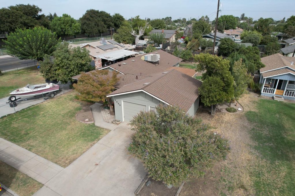 Image 40 of property listing at 2860 A Street, Selma, CA 93662