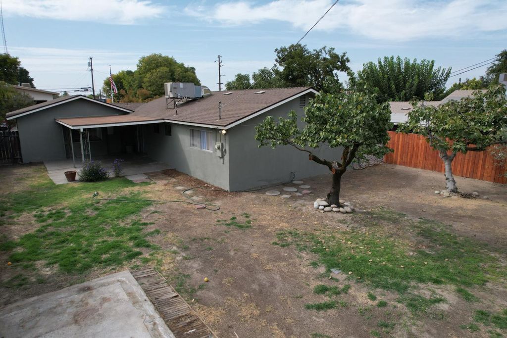 Image 43 of property listing at 2860 A Street, Selma, CA 93662