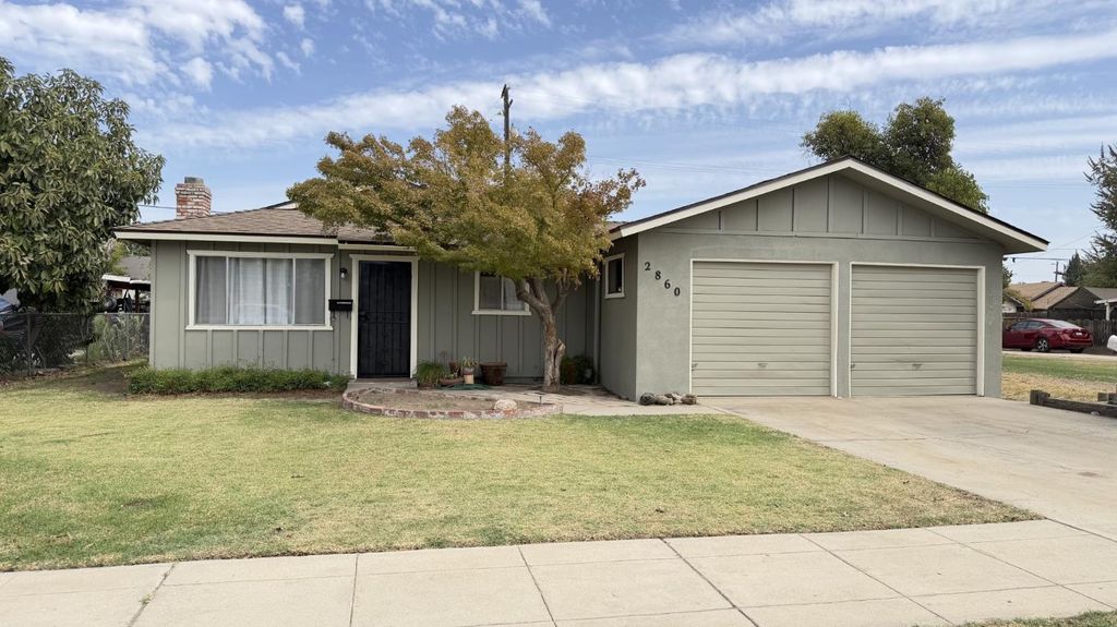 Image 5 of property listing at 2860 A Street, Selma, CA 93662