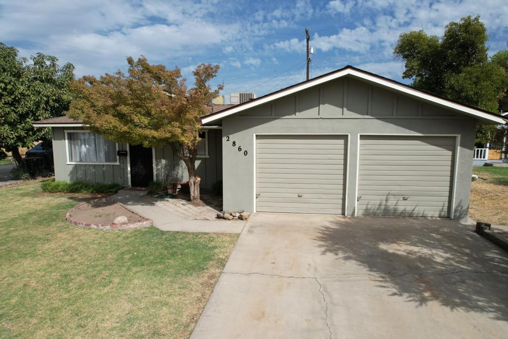 Image 6 of property listing at 2860 A Street, Selma, CA 93662