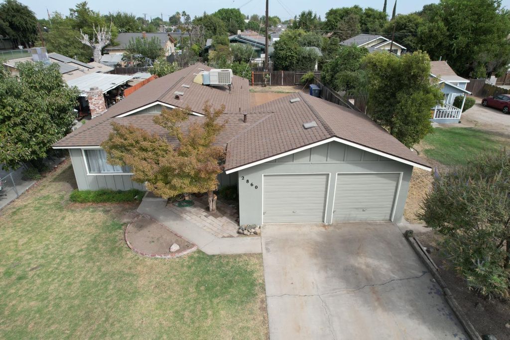 Image 7 of property listing at 2860 A Street, Selma, CA 93662
