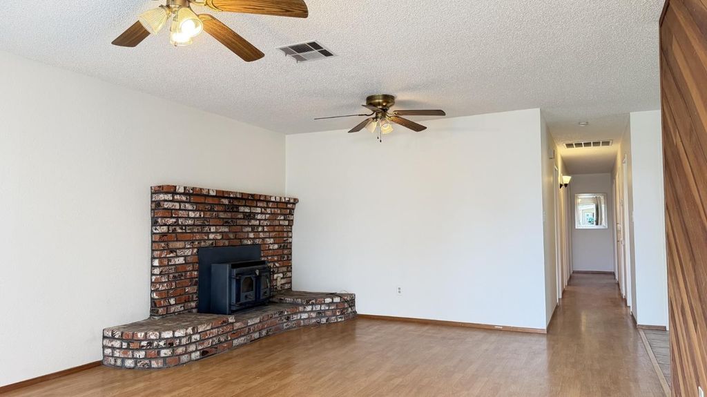 Image 9 of property listing at 2860 A Street, Selma, CA 93662