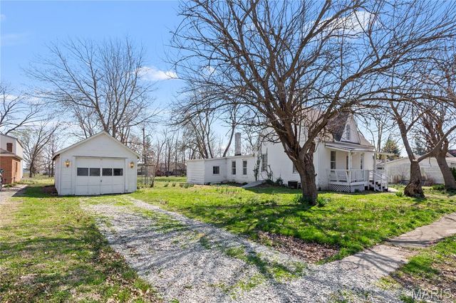 407 N Humboldt Street, Marine, IL 62061