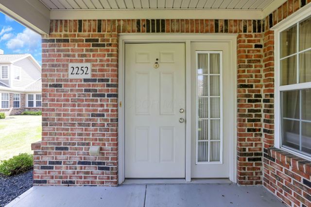 2252 Cove Landing, Grove City, OH 43123