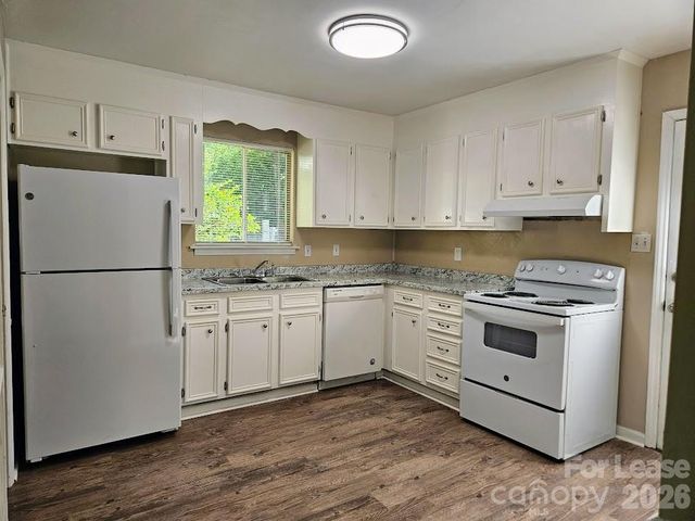 6815 Water Mill Court, Charlotte, NC 28215