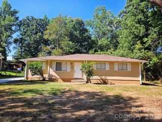 6815 Water Mill Court, Charlotte, NC 28215