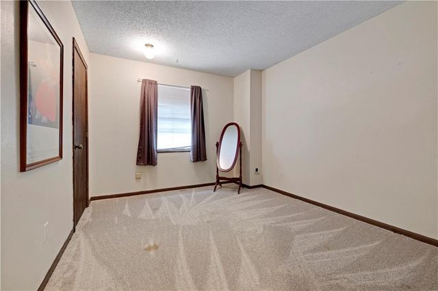 16110 W Indian Creek Parkway, Olathe, KS 66062