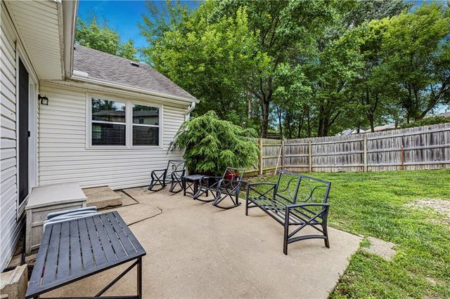 16110 W Indian Creek Parkway, Olathe, KS 66062