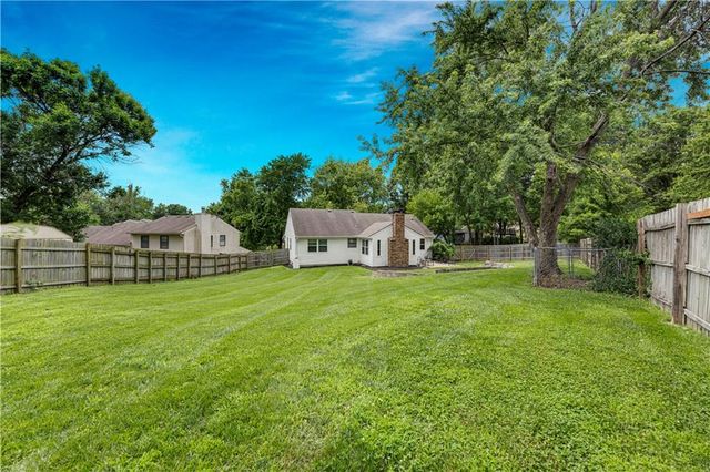 16110 W Indian Creek Parkway, Olathe, KS 66062