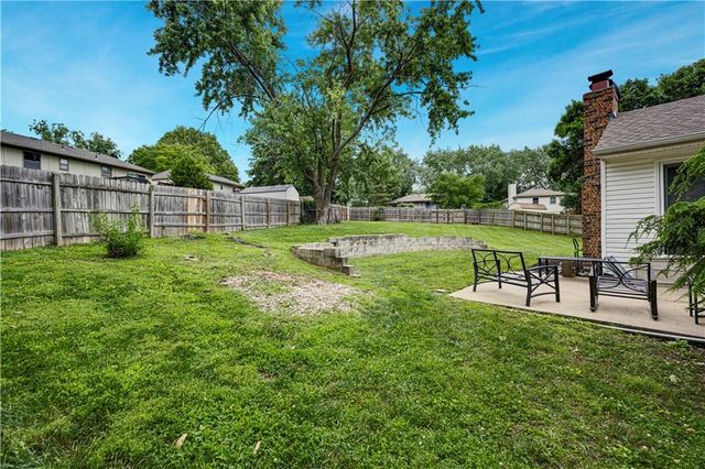 16110 W Indian Creek Parkway, Olathe, KS 66062