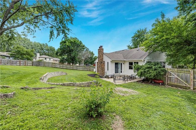 16110 W Indian Creek Parkway, Olathe, KS 66062