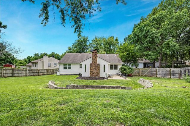 16110 W Indian Creek Parkway, Olathe, KS 66062