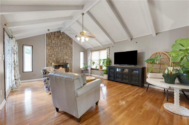 16110 W Indian Creek Parkway, Olathe, KS 66062