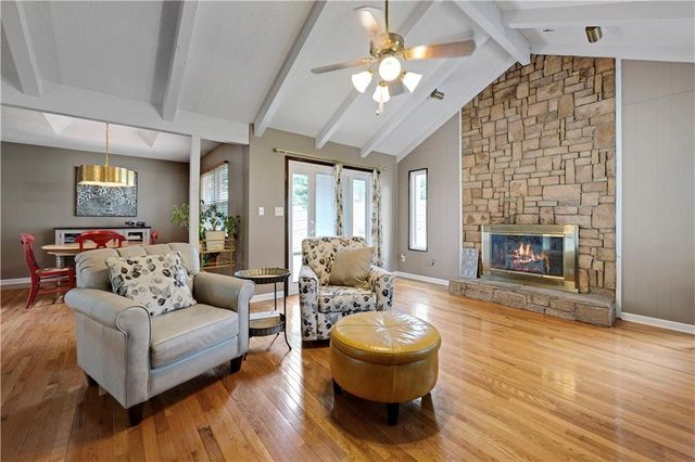16110 W Indian Creek Parkway, Olathe, KS 66062